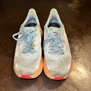 Size 7 Clifton 8 Hokas - A little dirty but CAN be cleaned. No tears or wear